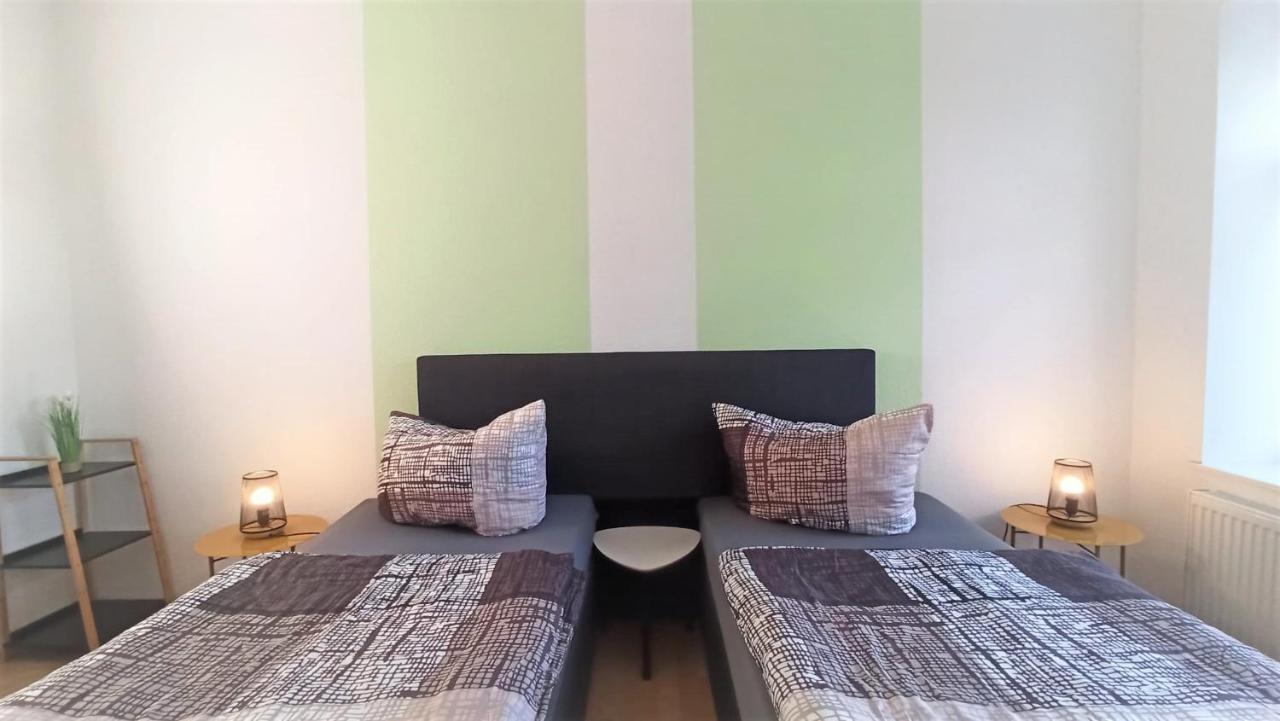 Apartment Fuer Bis Zu 7 Personen Mit Balkon Χάλμπερσταντ Εξωτερικό φωτογραφία