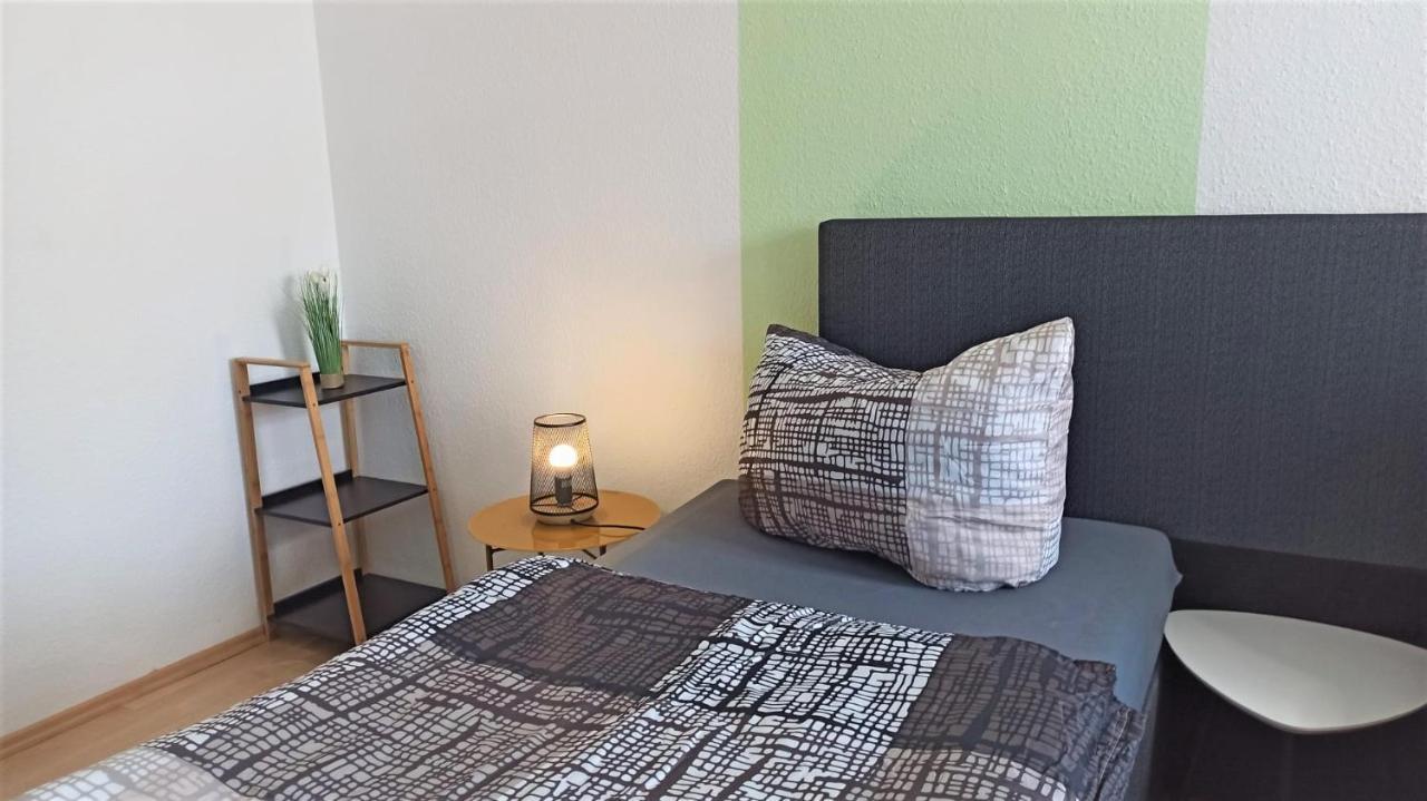 Apartment Fuer Bis Zu 7 Personen Mit Balkon Χάλμπερσταντ Εξωτερικό φωτογραφία